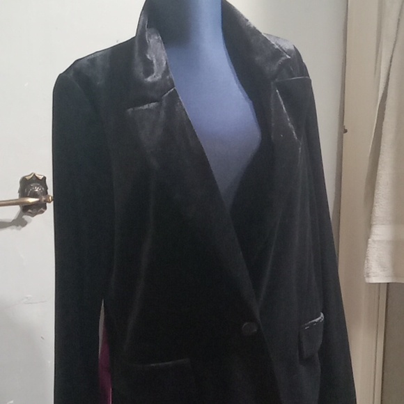 Black Velvety jacket - Picture 2 of 2